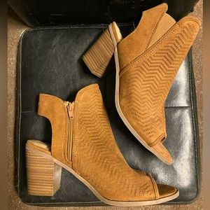 Brown/Tan Wedged Heels w/MEMORY FOAM